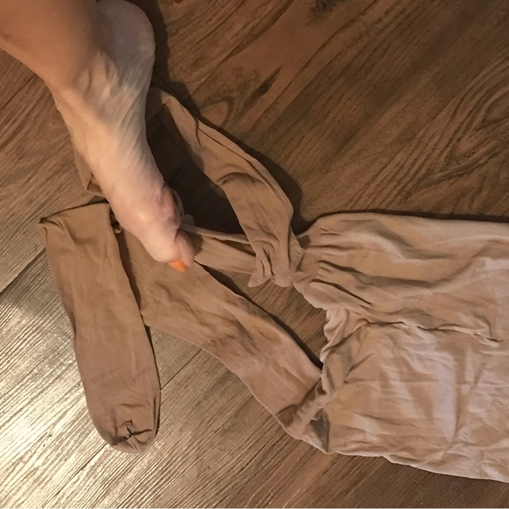 Well worn Stockings Creamy Beige Tights Tan - Soft Tan beige Opaque - Picture 5 of 6